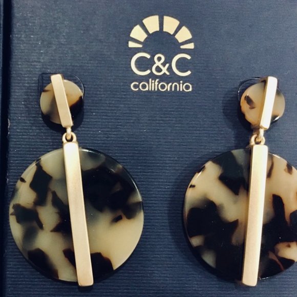 C&C 14K Gold + Tortoise Patterned Earrings - Picture 7 of 9